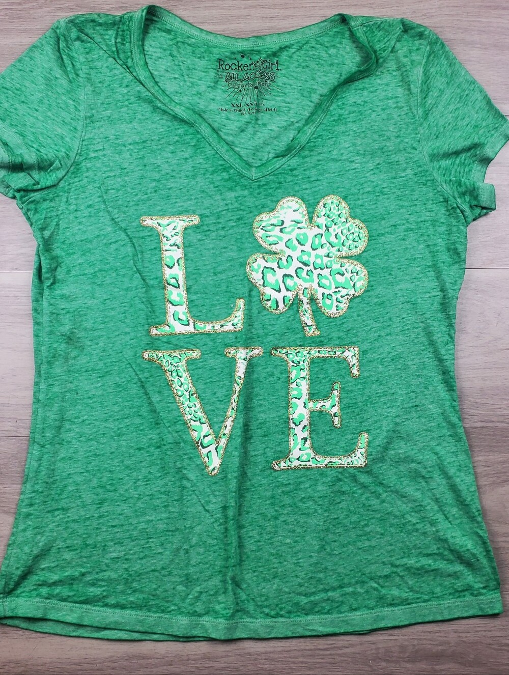 Rocker Girl All Access Entertainment Green LOVE Shamrock V-Neck Tee Women's XL